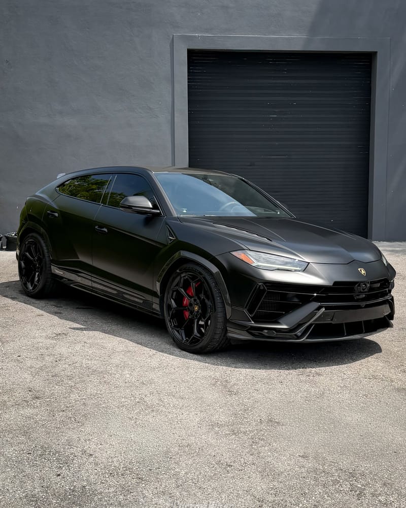 Lamborghini Urus after a Satin Black colour change